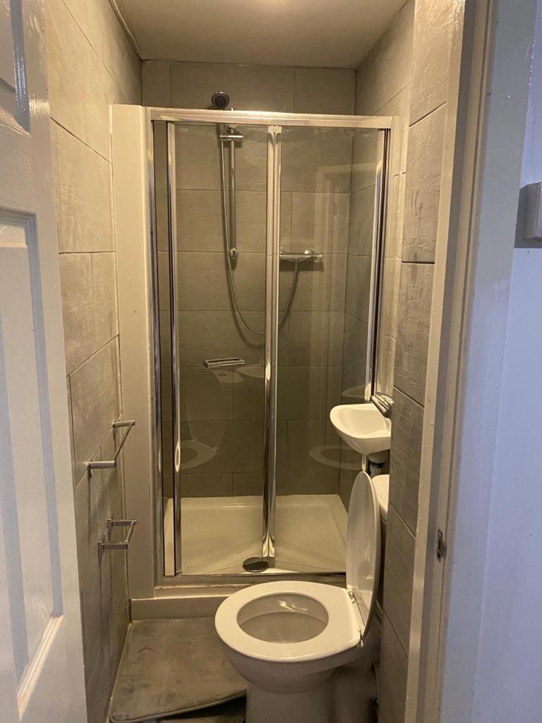 Double En-Suite Rooms Nevendon Exterior photo